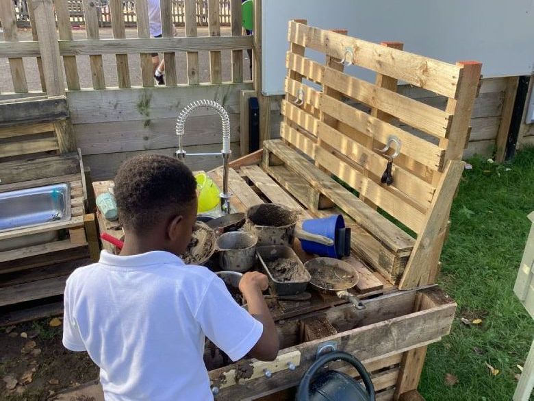 Mud Kitchen 